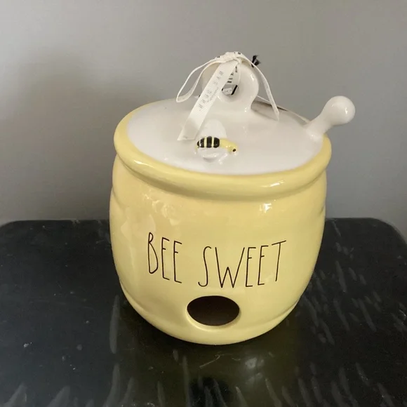 Rae Dunn 🐝 sweet birdhouse - Picture 1 of 1